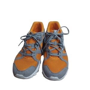 𝅺10.5 Reebok your flex orange, gray, and white.‎